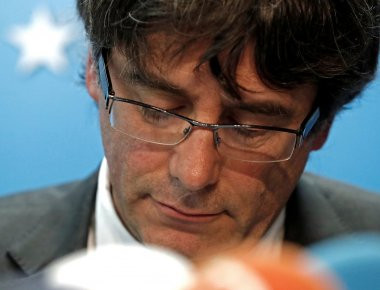 Ο Κάρλες Πουτζδεμόν στο γραφείο του εισαγγελέα στο Βέλγιο - «Θρίλερ» με την απόφαση που θα παρθεί (φωτό)